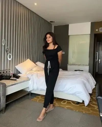 Call Girls New Town Cash On Delivery